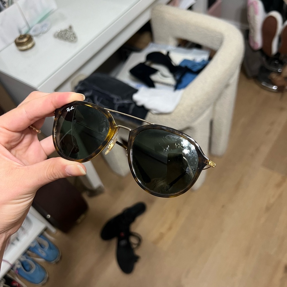 Ray-Ban Womens Turtle Sunglasses